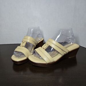 Tuscany by Easy Street Made in Italy Wedge Sandal‎ Cream Color Size 8W